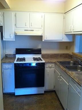 4th image of 2624 Dorian Dr APT A