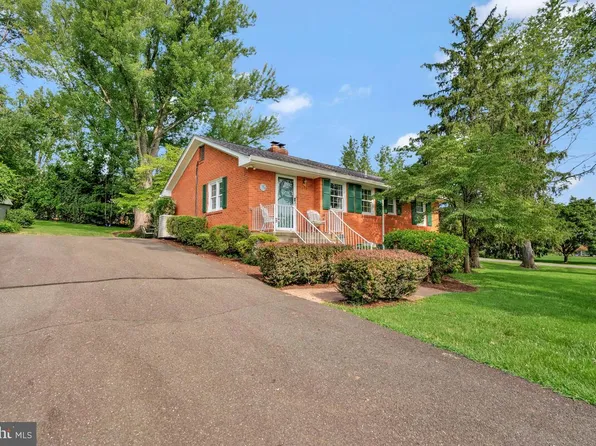 6430 Cannon Dr, Warrenton, VA 20187