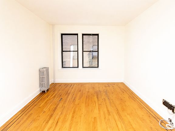 3rd image of 13912 34th Rd APT C5