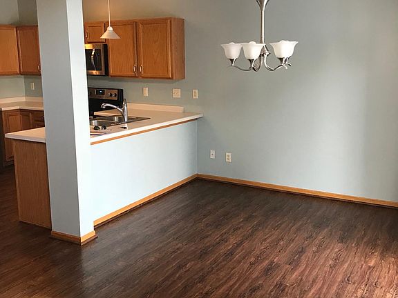2nd image of 655 Kingfisher Ln