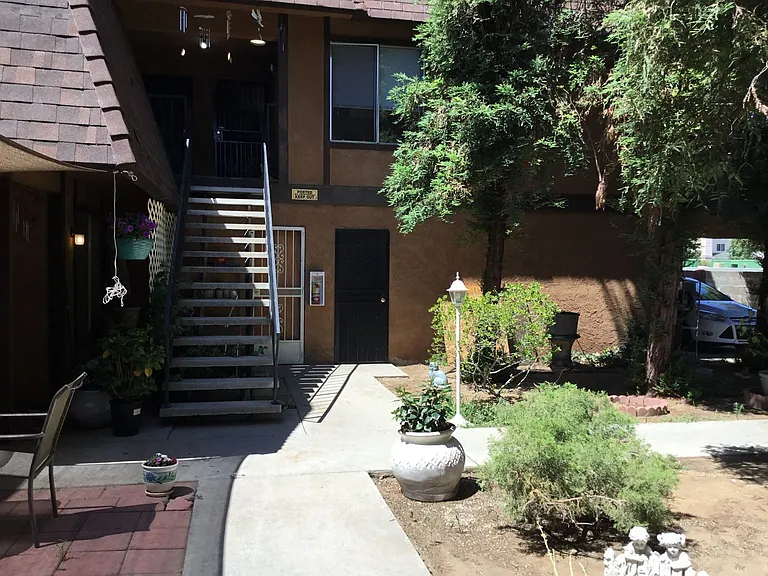 563 W Alamos Ave #A — Photo 1