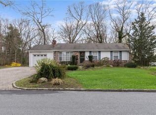 31 Parkside Way, North Kingstown, RI 02852
