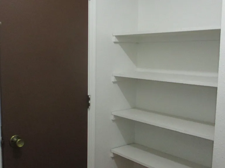 1808 Mary Ellen St NE #D — Photo 5