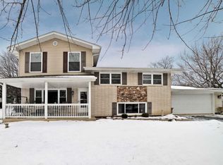 11940 Hillcrest Dr, Lemont, IL