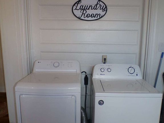 5th image of 308 E Jacob St Room 7