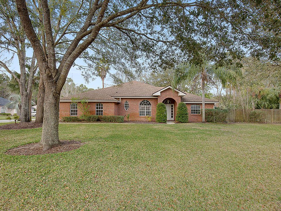 1st image of 1013 Flora Parke Dr