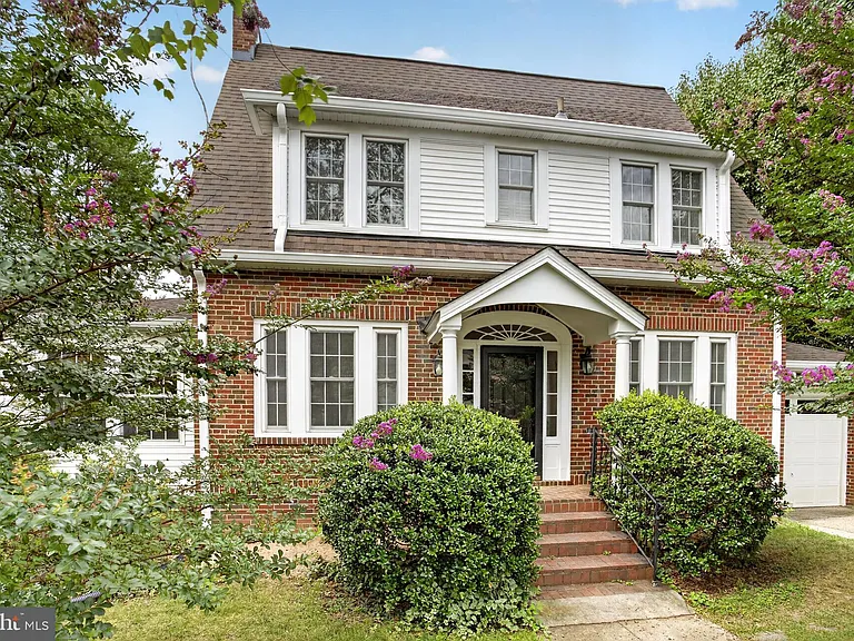 4705 Hunt Ave — Photo 2