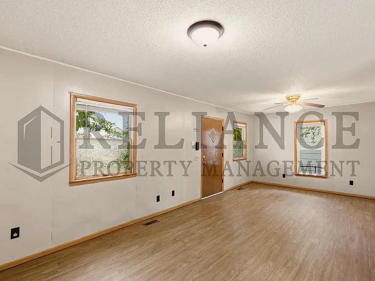 1028 W Munnell Ave — Photo 6
