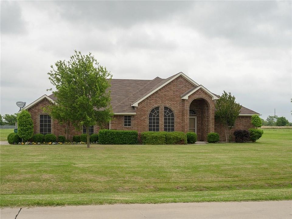 1st image of 455 Country Manor Ln