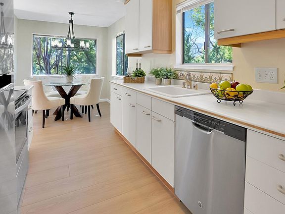 3rd image of 420 Alberto Way Unit 15