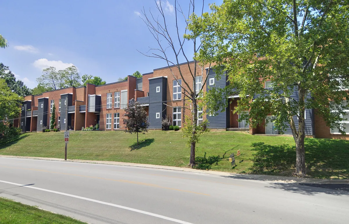 Building Photo - 2745 Grinstead Dr #110