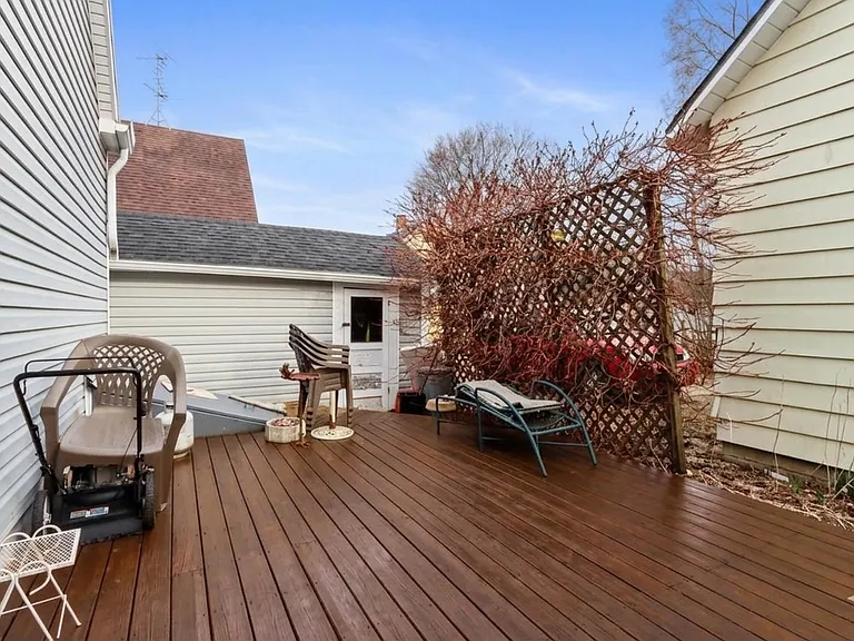 514 Franklin Ave — Photo 3
