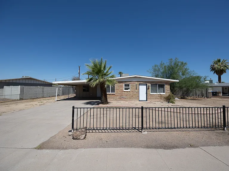 2130 W Cortez St — Photo 3