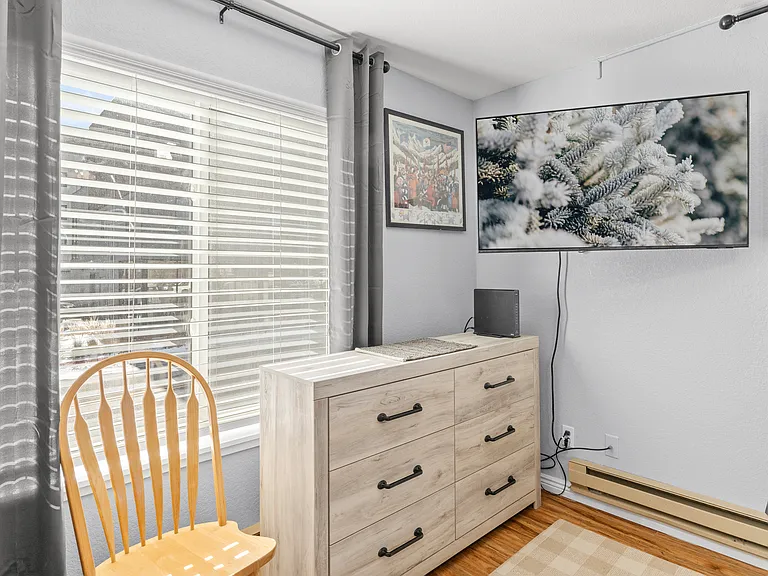 Storage / Smart TV