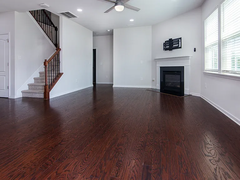 913 Ashton Oak Ct — Photo 14