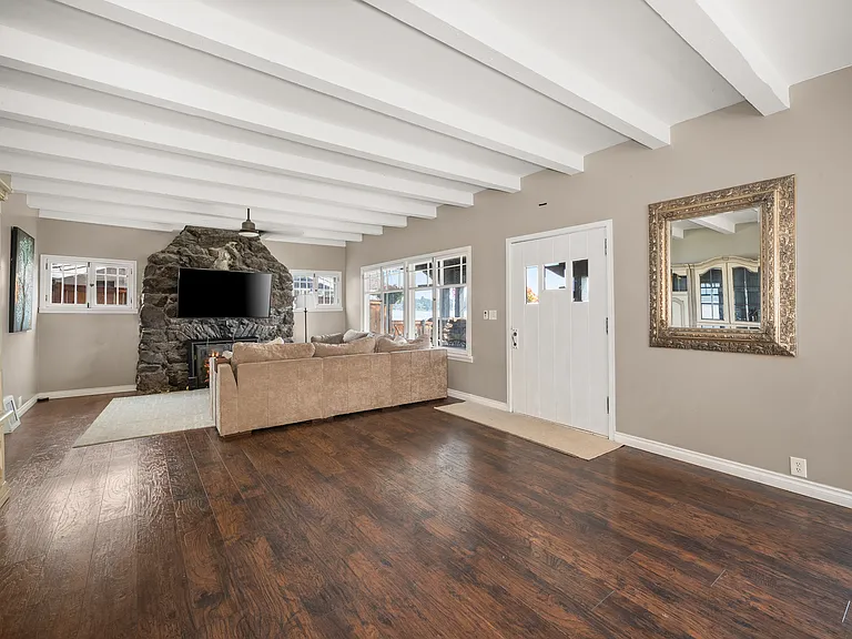1207 S Liberty Dr — Photo 22