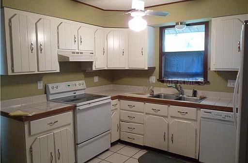 2nd image of 22458 Walton Ave