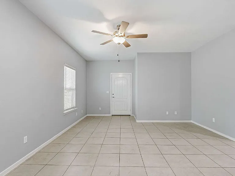 11500 Summer Dr #B — Photo 17