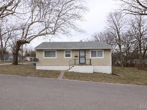 2nd image of 6300 Evergreen Blvd