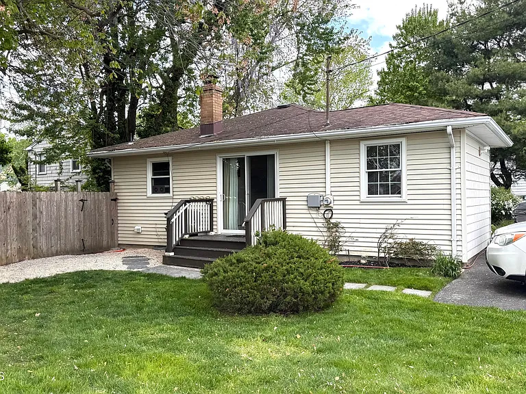 1210 Allaire Ave — Photo 10