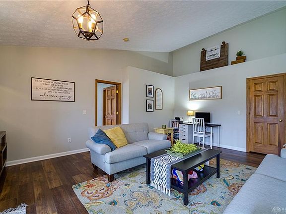 5th image of 773 Copperfield Ln