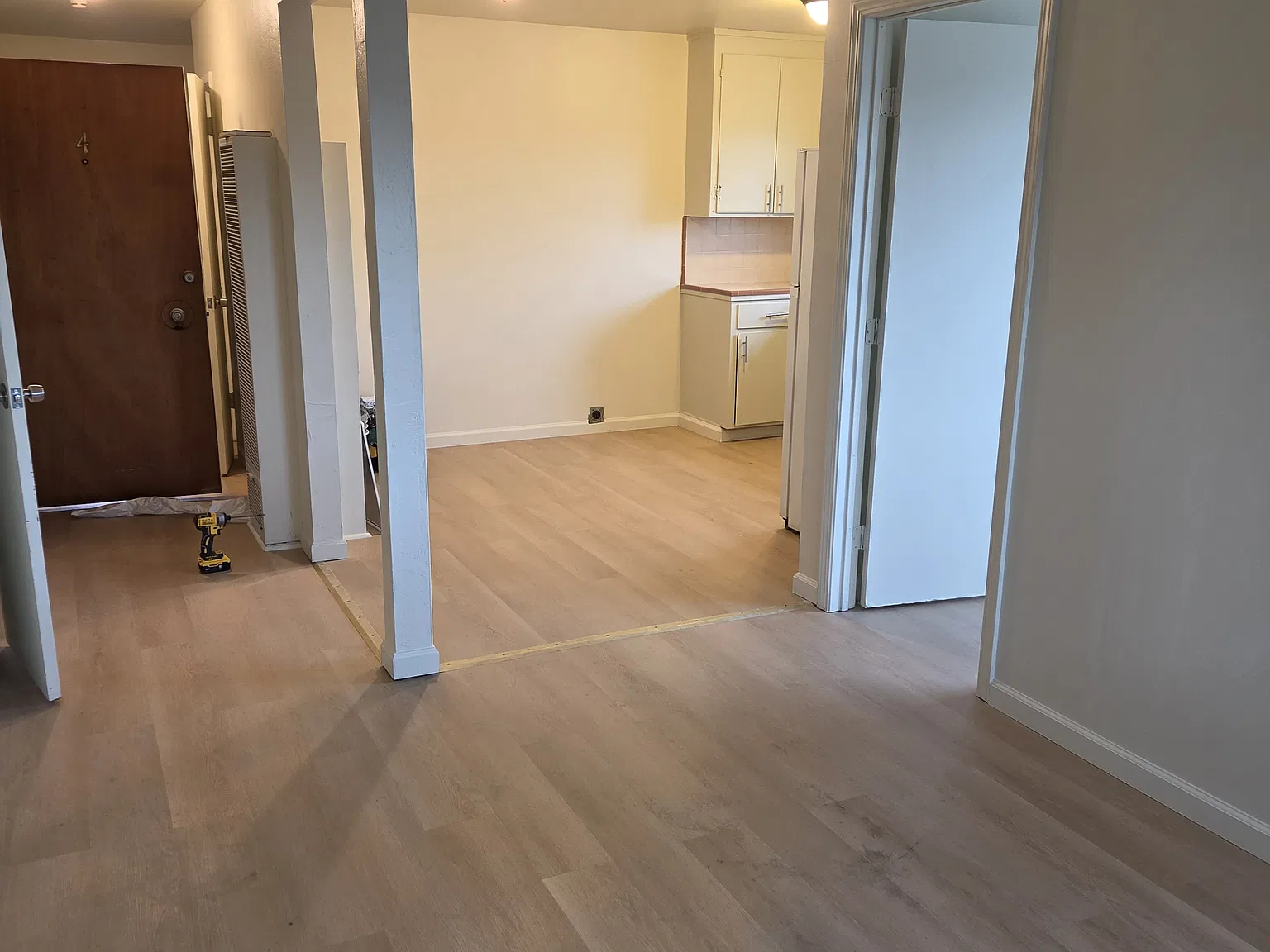 2 bed, 700 sqft, $3,400 — Photo 2