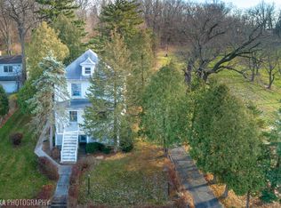 301 River Dr, Algonquin, IL 60102