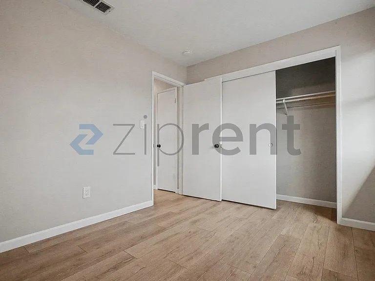 2307 N Cirby Way — Photo 26