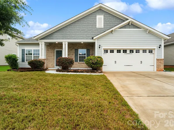 175 Glastonbury Dr, Mooresville, NC 28115