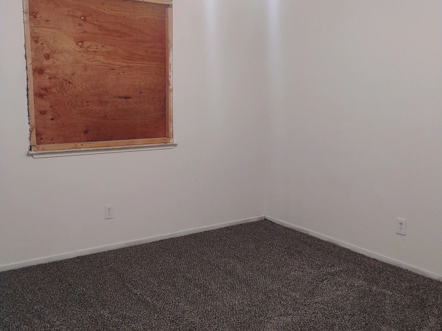 3 bed, 2.0 bath, 1023 sqft, $1,795 — Photo 2