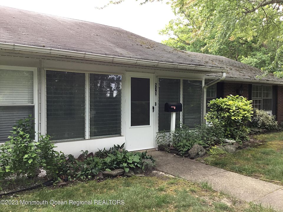 1st image of 575B Sheffield Court