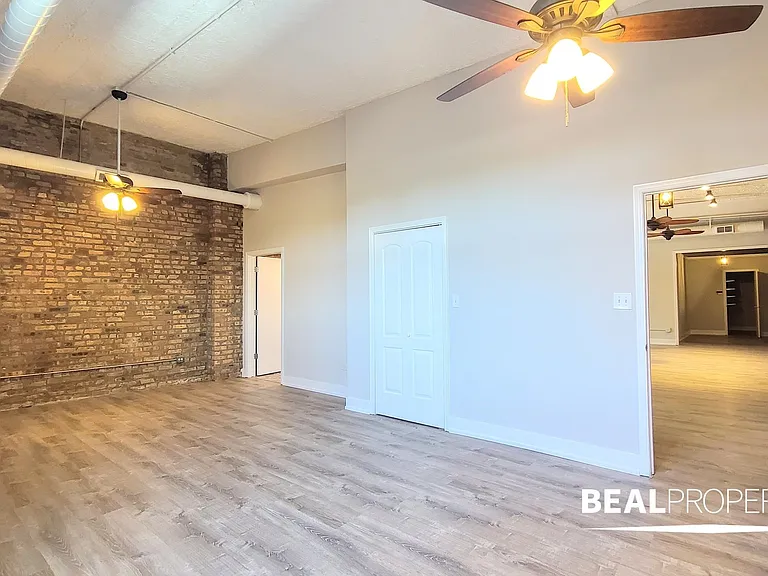 2320 N Damen Ave #2G — Photo 16