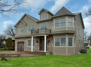 119 Birchwood Park Dr, Jericho, NY