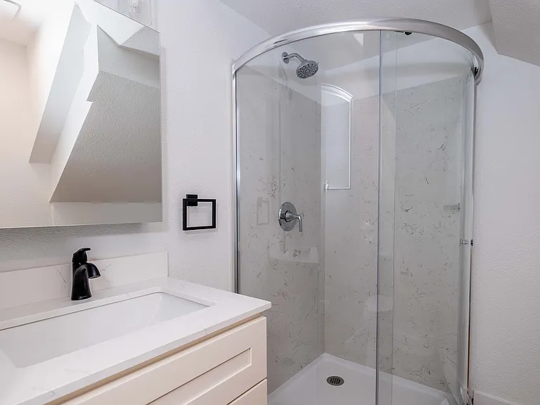 2382 Derby St #1-6 — Photo 32