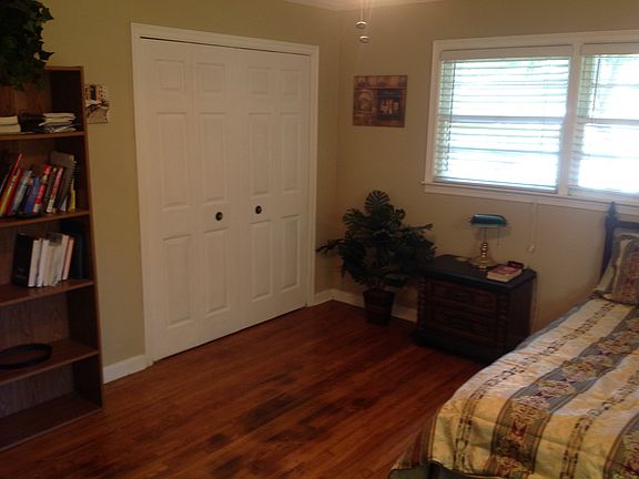 5th image of 1204 Dellwood Dr