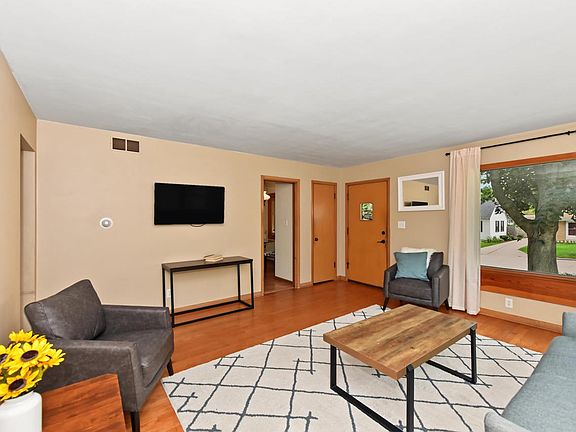 4th image of 1120 S 102nd STREET