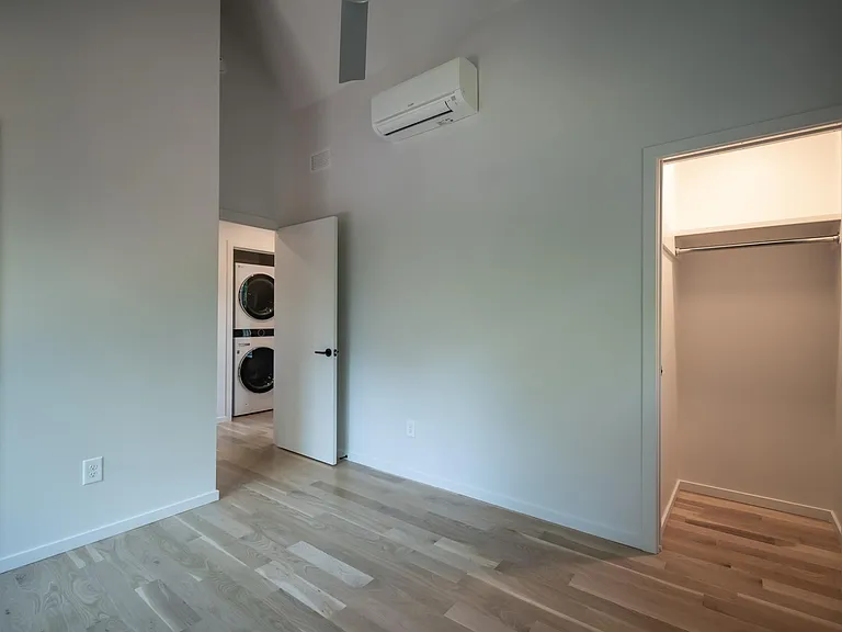 297 Morton Ave #BACK HOUSE — Photo 26