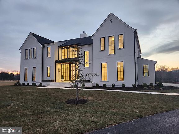 3rd image of 4410 Dogwood Tree Ct