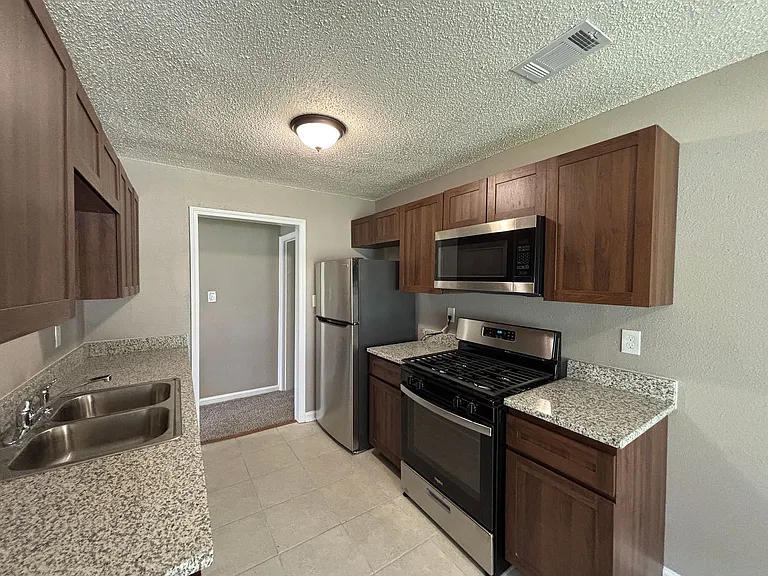 4309 N Cypress St — Photo 8