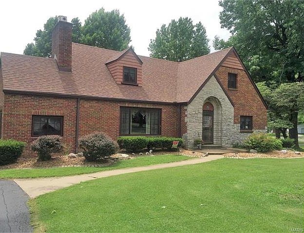1st image of 2 Hillcrest Dr