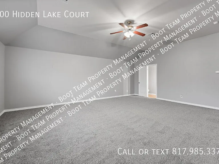 400 Hidden Lake Ct — Photo 36