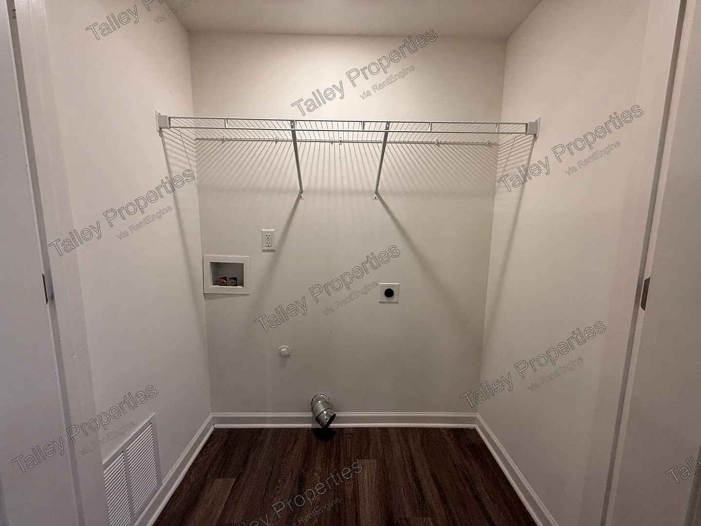 2 bed, 1.5 bath, 960 sqft, $1,299 — Photo 4