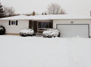 1205 Harris Rd, Sheffield Village, OH 44054