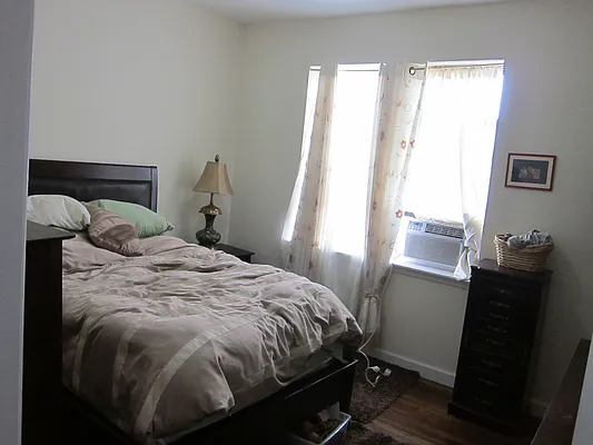 Rented by Realty 2000 Corp | media 10