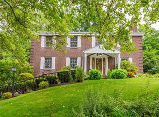 2167 Meadowmont Dr, Pittsburgh, PA