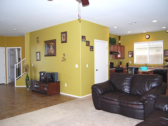 3rd image of 10386 E Primrose Ln