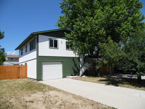 109 E Laurel St, Gillette, WY 82718