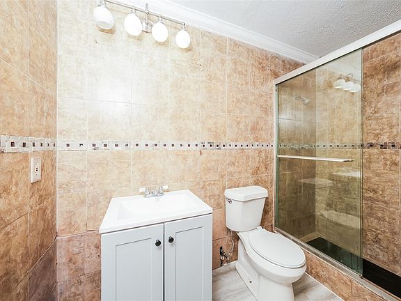 5th image of 1351 SW 10th Avenue