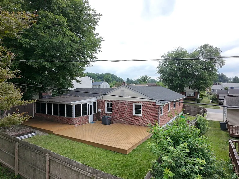 3211 Carillon Dr — Photo 26
