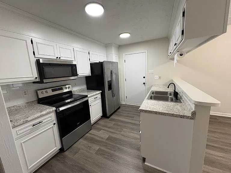 491 Oates Dr — Photo 6